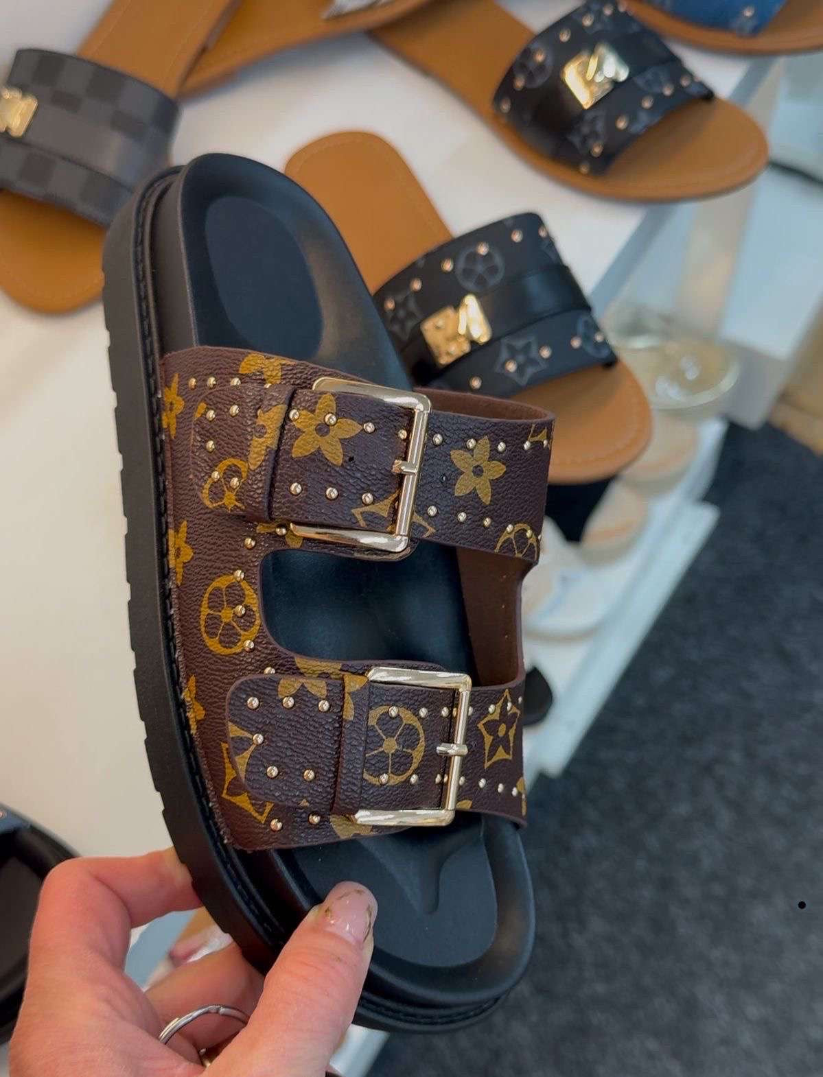 Women double strap buckle slides